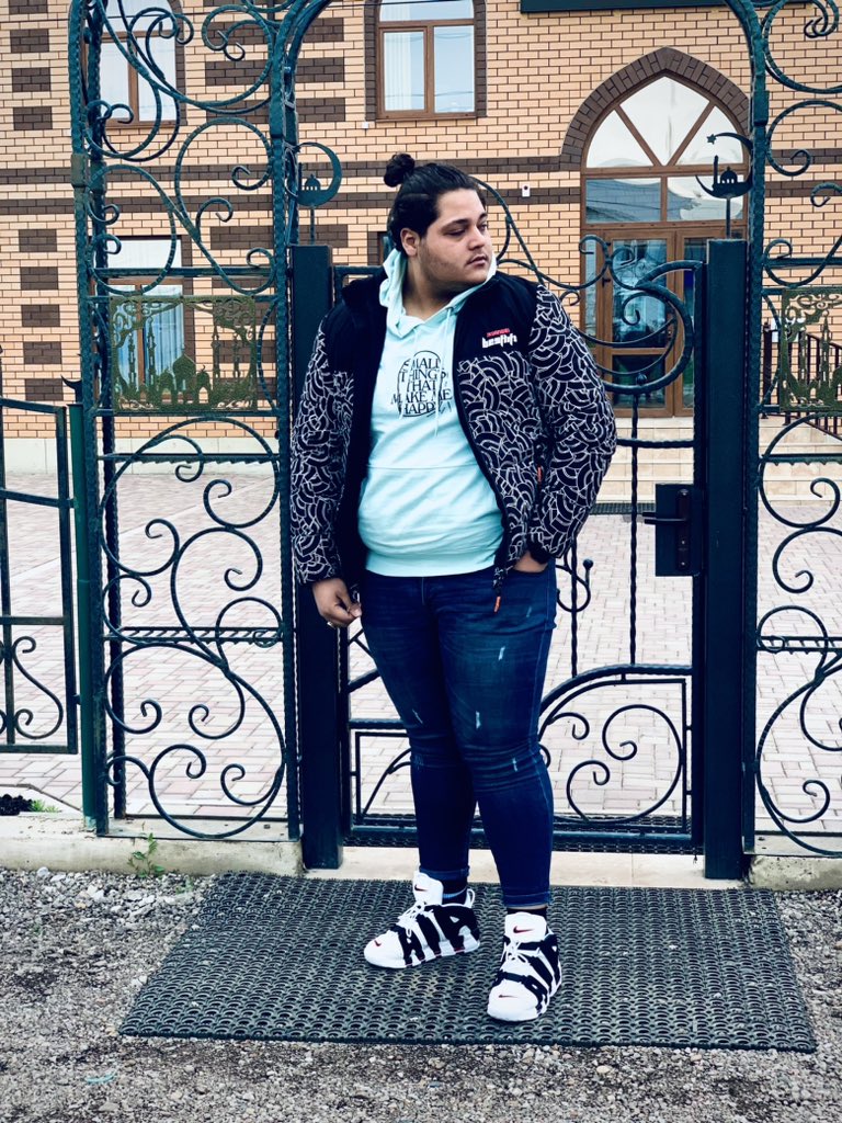 MagedTa7a's tweet photo. يلا ندي للي باعنا بوسه 💋😅 https://t.co/fhlYkduBdE