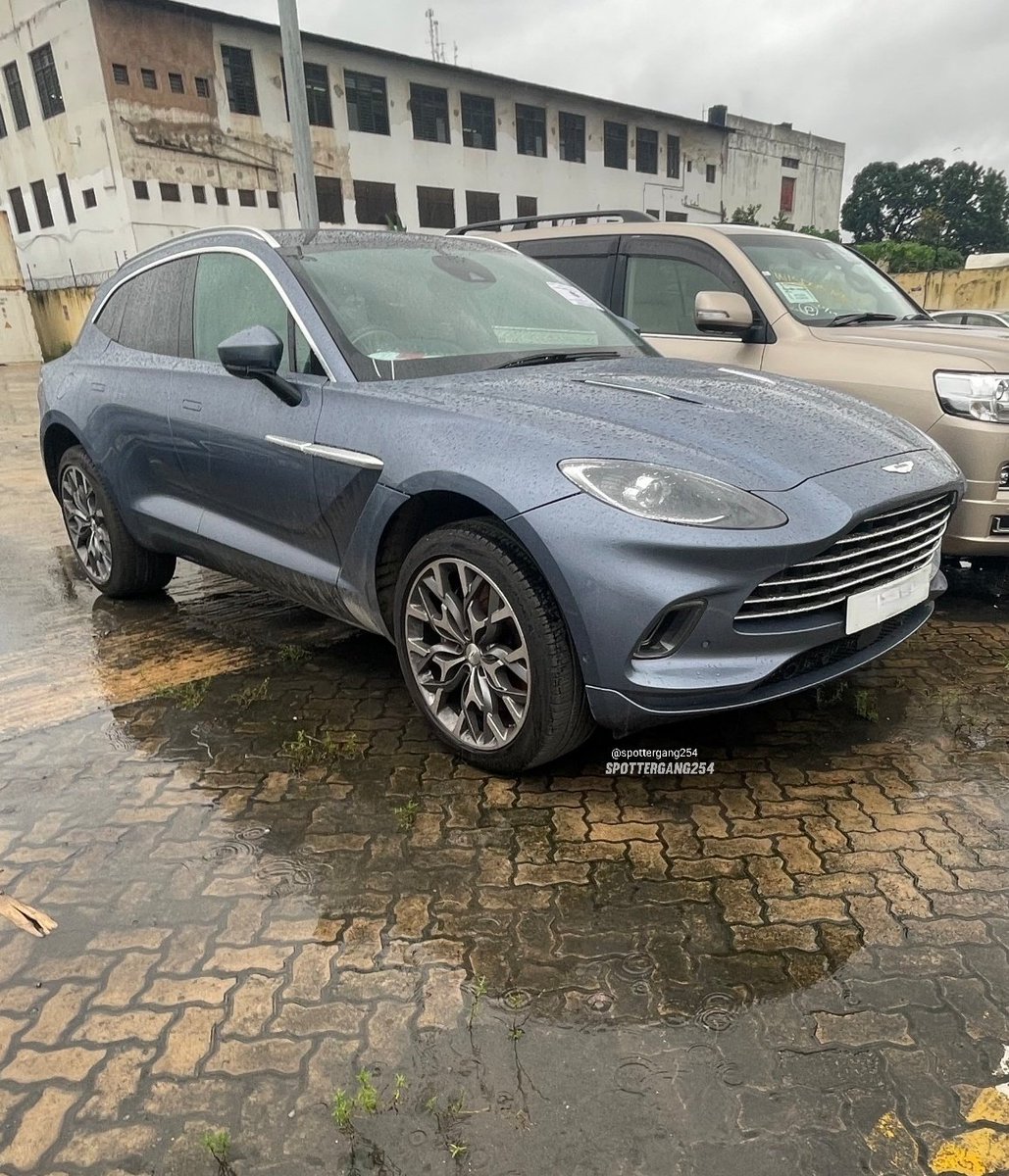 SangKip4's tweet photo. 1 of 1 Aston Martin DBX  in Kenya.

📷 @001MOKIMO https://t.co/jtSpLiMW0n