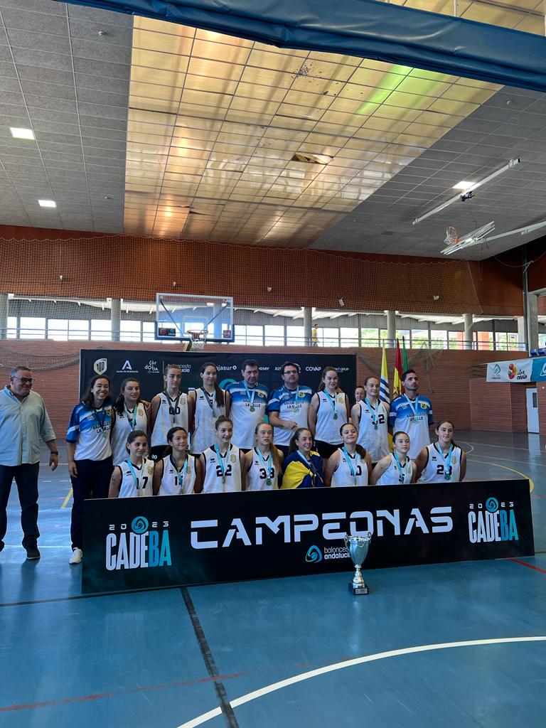 El trabajo y esfuerzo siempre tienen su recompensa💪
Club, Dirección deportiva, Familias, entrenadores..👏 

🏆💙💛 Liga Infantil especial ✅️
🏆💙💛 Liga Mini especial ✅️
🏆⭐️🇳🇬 Campeonato de Andalucía  Infantil ✅️

Next ➡️ 🏆⭐️🇳🇬 Cadeba mini fem 🇳🇬

Somos La Salle‼️💙💛