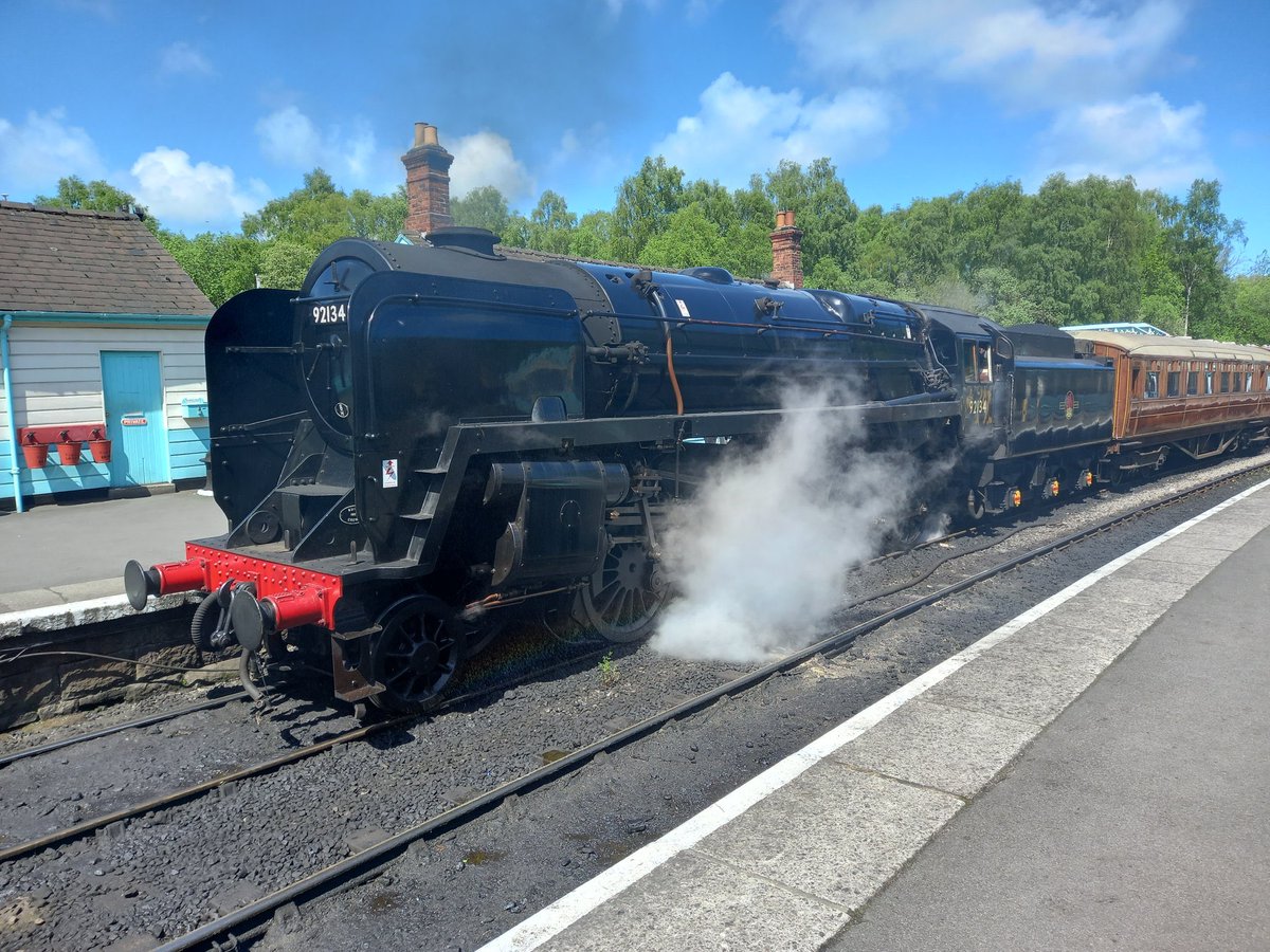 agranddayoutnet's tweet photo. The Power of Steam🤩A Classic family fun #DayOut on a Steam Train @nymr https://t.co/dkD48Aef3h