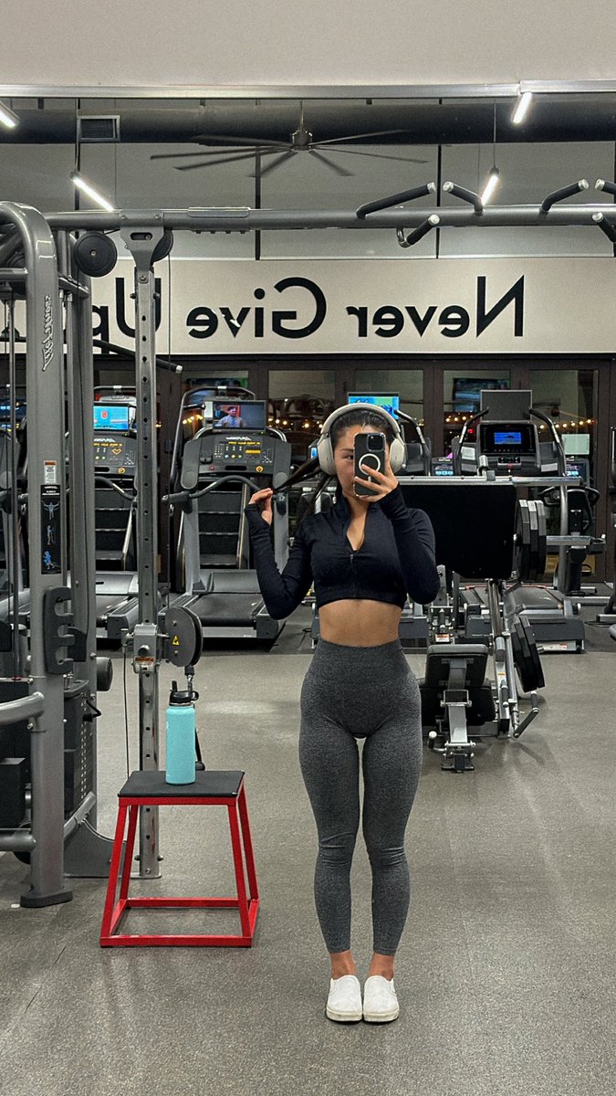 ginny 🦂 on Twitter "i'm at the gym at midnight. goes to show a girl