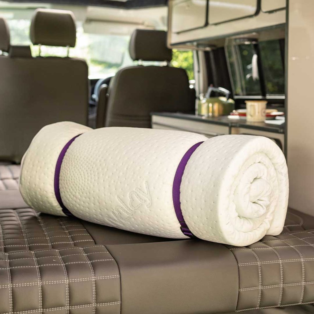 The travel companion everyone needs. Our Compact Travel Topper boasts a space-saving slimmer profile, great for smaller leisure vehicles with limited storage space and ideal for taking with you everywhere you go. 😴☁💜

duvalay.co.uk/travel-toppers…