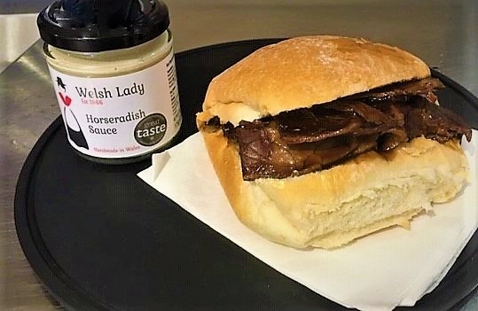 EdwardsofConwy's tweet photo. Todays Hot Food/Bwyd Poeth
Tuesday 16th May - Served from 11am
π΄ Welsh Roast Beef Baps
π΄ Chilli Con Carne & Rice
π΄ Pork & Apple Sausage Baps
π΄ Jacket Potato with a choice of fillings
#WelshBeef #NearlyLunchTime https://t.co/yckylliILF