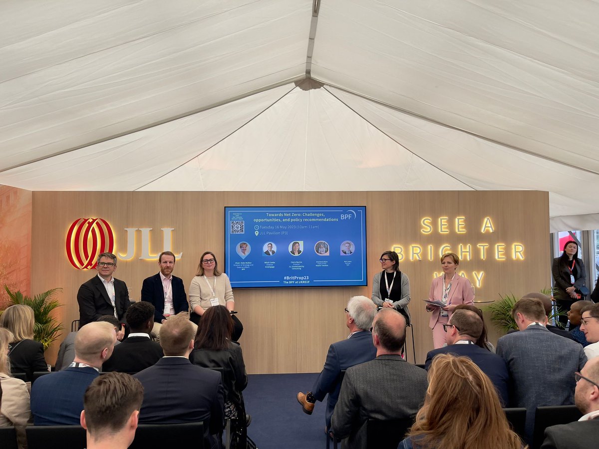 BritProp's tweet photo. 🌍Fantastic turnout to hear about the BPF 'Towards Net Zero' report at #UKREiiF!

Great to have some of those involved in the research on stage to discuss our key recommendations to Government, including @JLLUK, @GreengageEnv, @MaplesTeesdale, &amp; @TFT.

🖱️https://t.co/PrRzv4qoMz https://t.co/w6LlH6Blzx