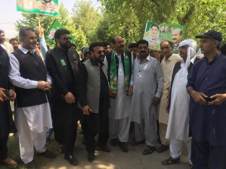 ChachiDanyal's tweet photo. الحمدللہ
میاں تیرے چاہنے والے پنڈی والے پنڈی والے
اللہ تعالی ہم سب بھائیوں کو اتفاق پیار دے
اور اللہ پاک سجاد خان صاحب کو اپنے تمام ساتھیوں سمیت کامیابیاں نصیب فرمائے۔
Danyal Amjad Khan Chachi ❤️ https://t.co/pyiVCtzdgD