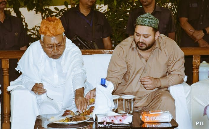 rahulgupta_2000's tweet image. #LaluPrasadYadav का लड़का 🤣🤣🤣🤣