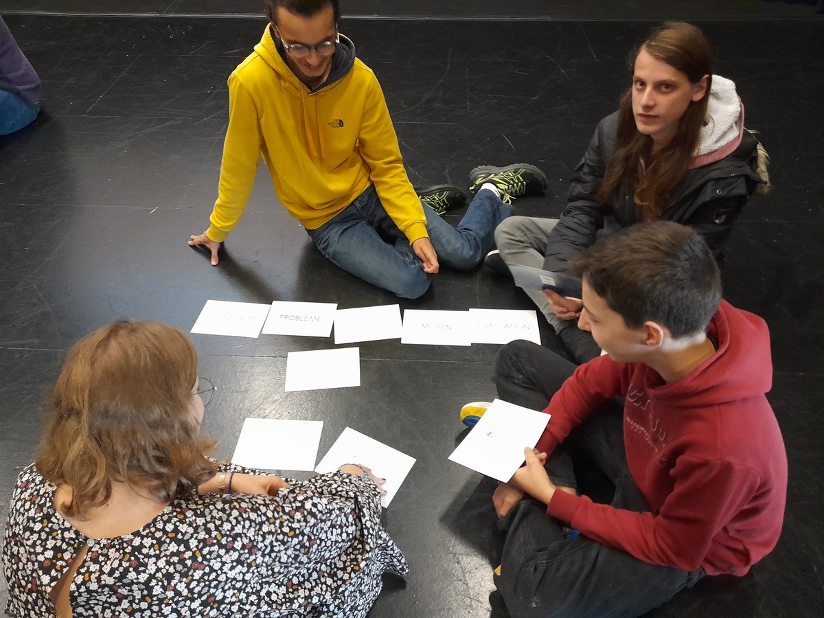 CAVL_acrennes's tweet photo. Aujourd'hui à l' #interCVL du @lycee_guehenno de #Vannes on parle #montage et #gestion de #projetscollectifs #jeunesses #engagement #lycéen Les idées foisonnent! @acrennes @emmanuel_ethis https://t.co/hLKNOO3its
