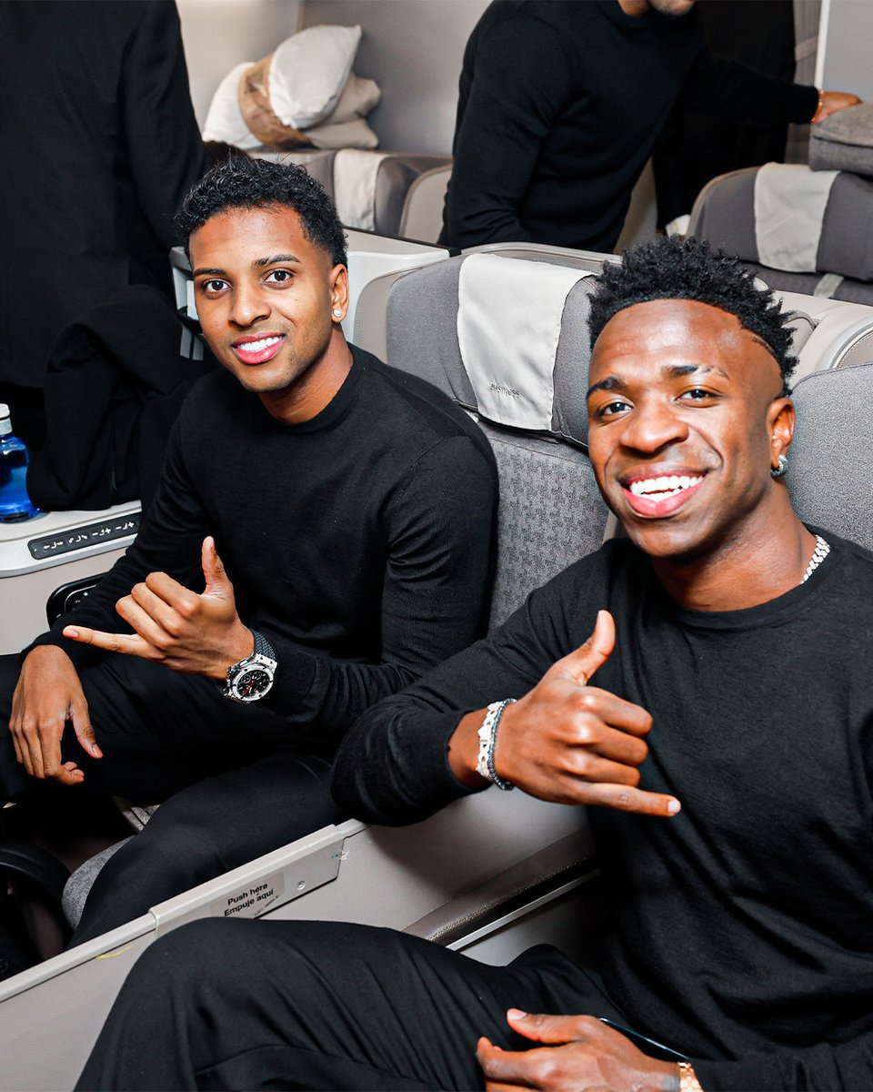 😁 <a href="/vinijr/">Vini Jr.</a>
🤙 <a href="/RodrygoGoes/">Rodrygo Goes</a>
#UCL