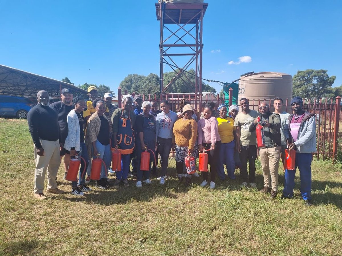TigerBrands_F's tweet photo. On the 12th of May, our hardworking crew in Limpopo organised an exciting fire extinguisher training for our Volunteer Food Handlers.
#Khulisa #TBF #BeyondTheMeal #100MillionMeals #LearnersFocusedOnLearning #LetTheChildBeAChild #Sustainability #Communities #Nutrition https://t.co/7fNGek8ieV