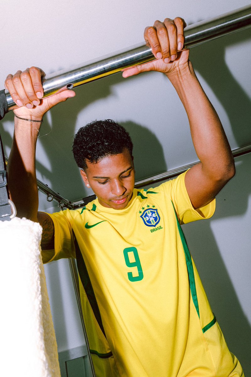 Point de Penalty on Twitter "Rodrygo qui porte le maillot de R9 saison