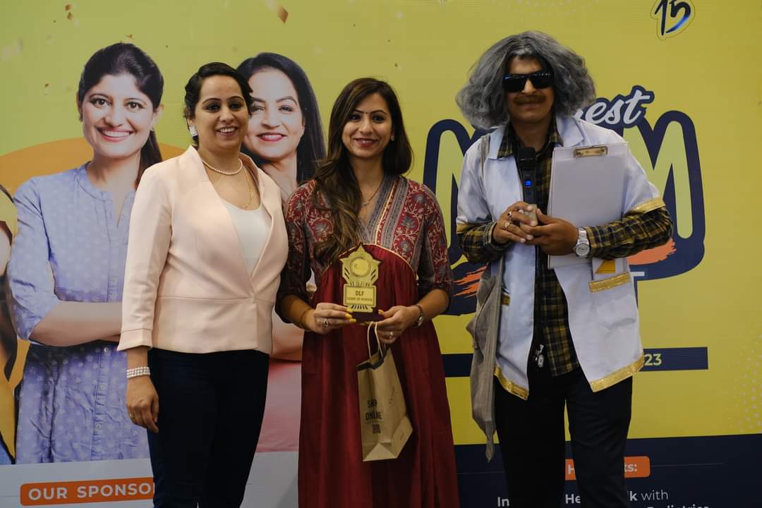 ShoutLoNow's tweet photo. When awe-inspiring moms unite, magic happens!✨

Our founder @absfiery  inspiring fellow moms to discover the power within at the Biggest Mom Meet held on Mother’s Day 👩‍👩‍👦‍👦

📍DLF City Centre, Chandigarh

 #dlfcitycentre #mommeet #mothersday #motherhood #inspiringmothers #shoutlo https://t.co/LLkSLIc4ya