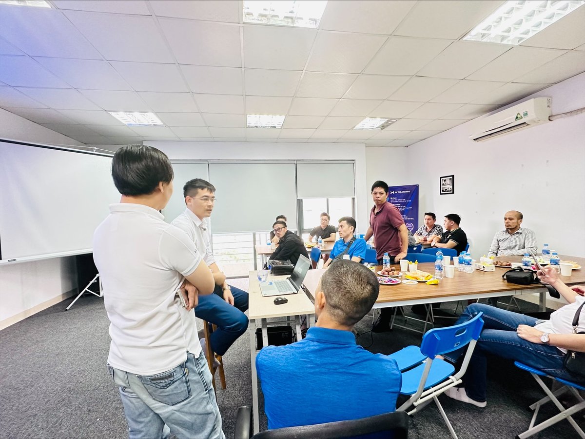 MTradingVietnam's tweet photo. 🎉Chúc mừng Mr. Cup và cộng đồng "Cuộc sống trader" - đối tác chiến lược của #MTrading đã có một buổi offline thành công tốt đẹp
Mong rằng các hoạt động ý nghĩa như thế này sẽ tiếp tục lan tỏa tới cộng đồng nhà đầu tư tại Việt Nam🎯
#mrcup #forex https://t.co/FOkUhp2twC