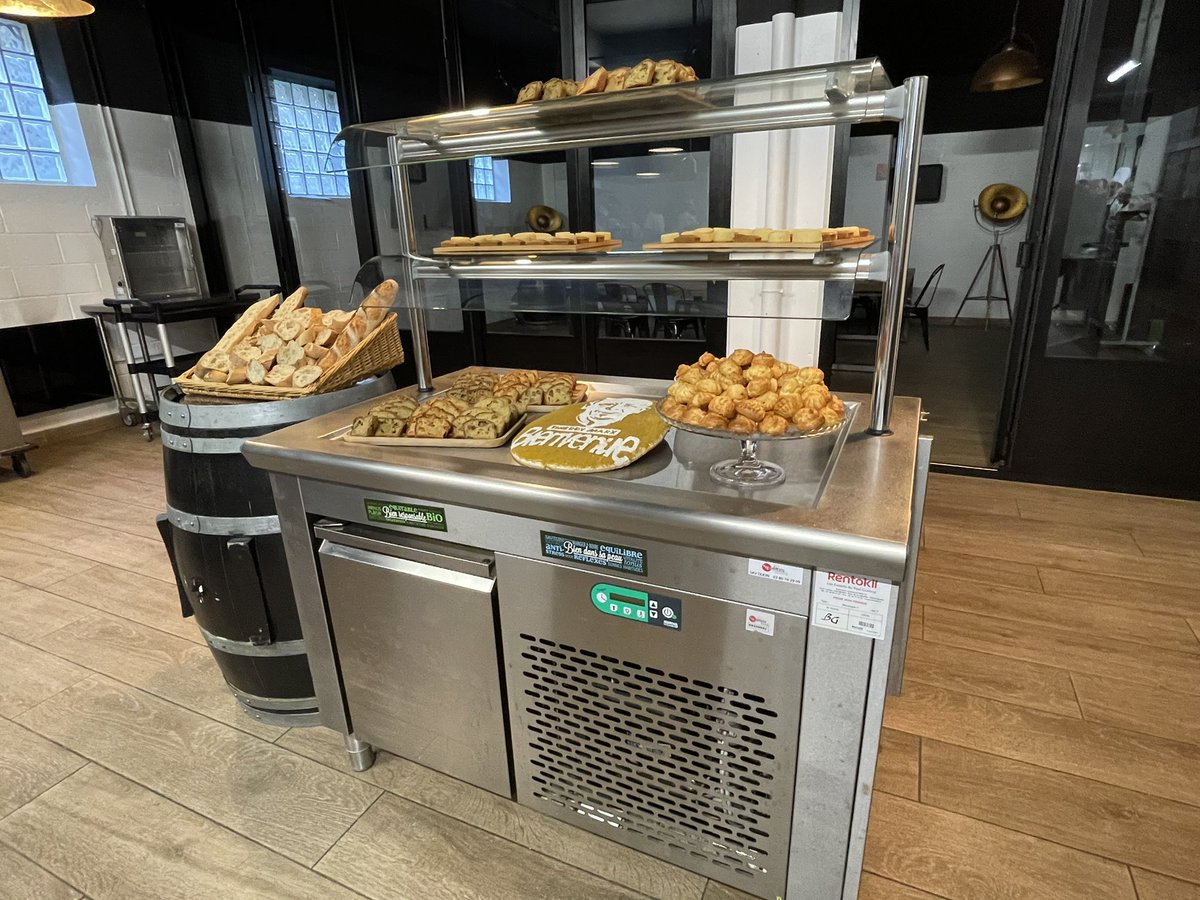 OrangeBFC's tweet photo. Engagé dans l'économie circulaire, nous donnons aujourd'hui notre cuisine professionnelle dont nous n'avons plus l'usage sur un site de Dijon à @CuisineMEmplois qui forme gratuitement les personnes éloignées de l'emploi aux métiers de la restauration en présence de #thierrymarx🤩 https://t.co/CzYMvZNnHO
