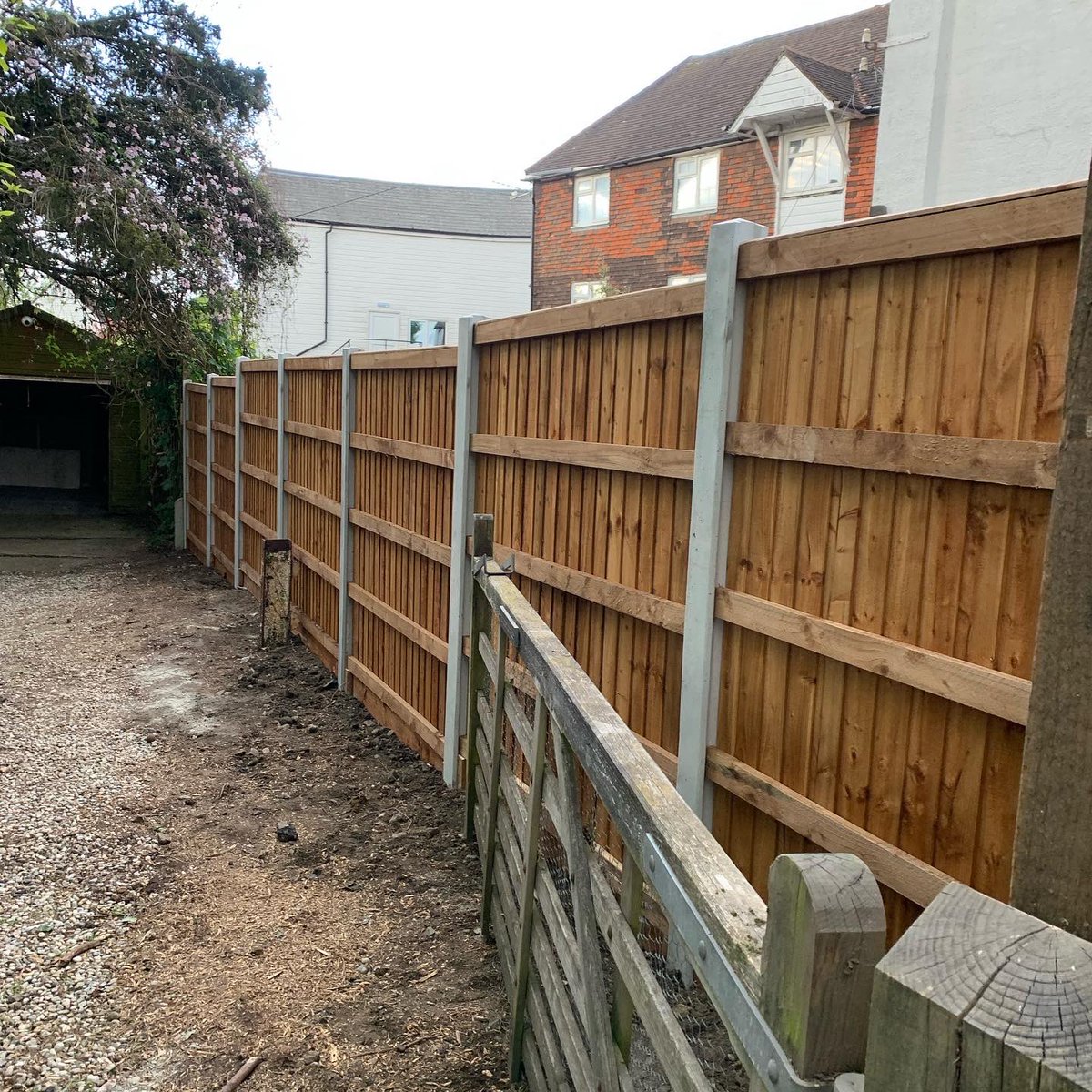 New closeboard panels with concrete posts installed for a lovely customer in Robertsbridge. All materials supplied by the customer.