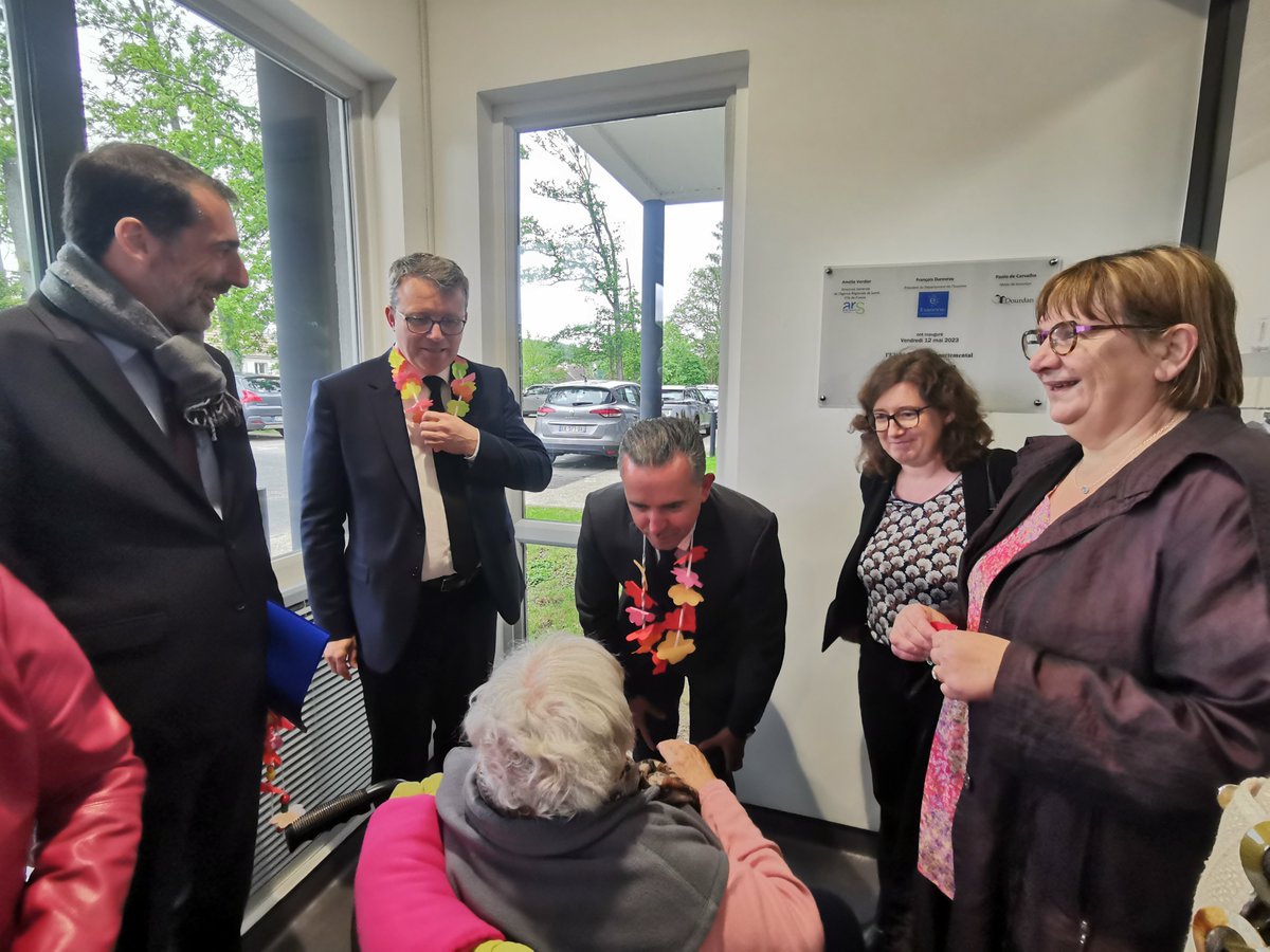 EHPAD_SEGA's tweet photo. COUP D'ŒIL dans le rétroviseur !
Ce 12 Mai, inauguration officielle de 2 établissements du SEGA, à DOUDAN. L'EHPAD "Jean SARRAN", ouvert en 2020 @Prefet91 @V_Delahaye @JocelyneGuidez @LDarcos @CDEssonne @JeromeGuedj @fortannemarie1 @PaoloDeCarvalh2 @JulienGalli @ARS_IDF https://t.co/WLNgzBhfKO
