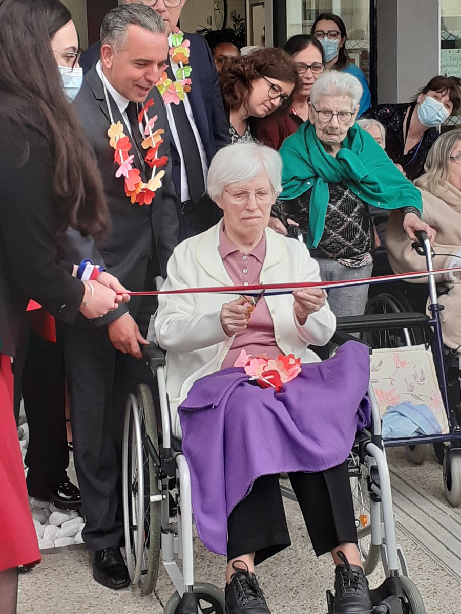 COUP D'ŒIL dans le rétroviseur !
Ce 12 Mai, inauguration officielle de 2 établissements du SEGA, à DOUDAN. L'EHPAD "Jean SARRAN", ouvert en 2020 <a href="/Prefet91/">Préfète de l'Essonne 🇫🇷</a> <a href="/V_Delahaye/">Vincent Delahaye</a> <a href="/JocelyneGuidez/">Jocelyne Guidez</a> <a href="/LDarcos/">Laure Darcos</a> <a href="/CDEssonne/">Département de l'Essonne</a> <a href="/JeromeGuedj/">Jérôme Guedj</a> <a href="/fortannemarie1/">Jourdanneau - Fort Anne-Marie</a> <a href="/PaoloDeCarvalh2/">Paolo De Carvalho</a> @JulienGalli <a href="/ARS_IDF/">ARS Île-de-France</a>