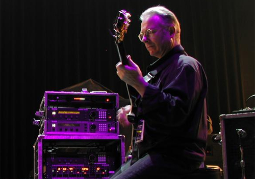 Wishing a happy 77th birthday to the legendary Robert Fripp! 