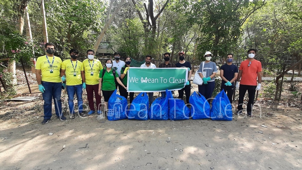WeMeanToClean's tweet photo. Our cleanup drive in #DLFPhase1 #Gurugram
Read: https://t.co/lTZOqiI5nC
#WeMeanToClean #CleanDelhi #SwachhBharat #Volunteer #Volunteering #Shramdaan #Gurgaon #CleanupDrive #MothersDay #SwachhataHiSeva #StopLittering #ClimateAction #WMTCBlog https://t.co/3LtMVbhjao