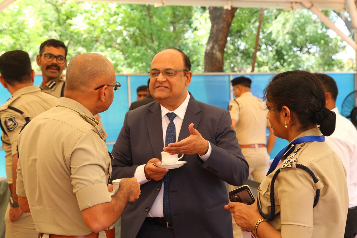 anilarch's tweet photo. Spoke on 'Leadership for Organizational Growth' with case studies of #UP100, #StartupIndia and #ondc.
Extremely grateful to SVP NPA for this opportunity of interacting with such a broad spectrum of police leadership of the country. 2/2 https://t.co/m2cj2MRNfm