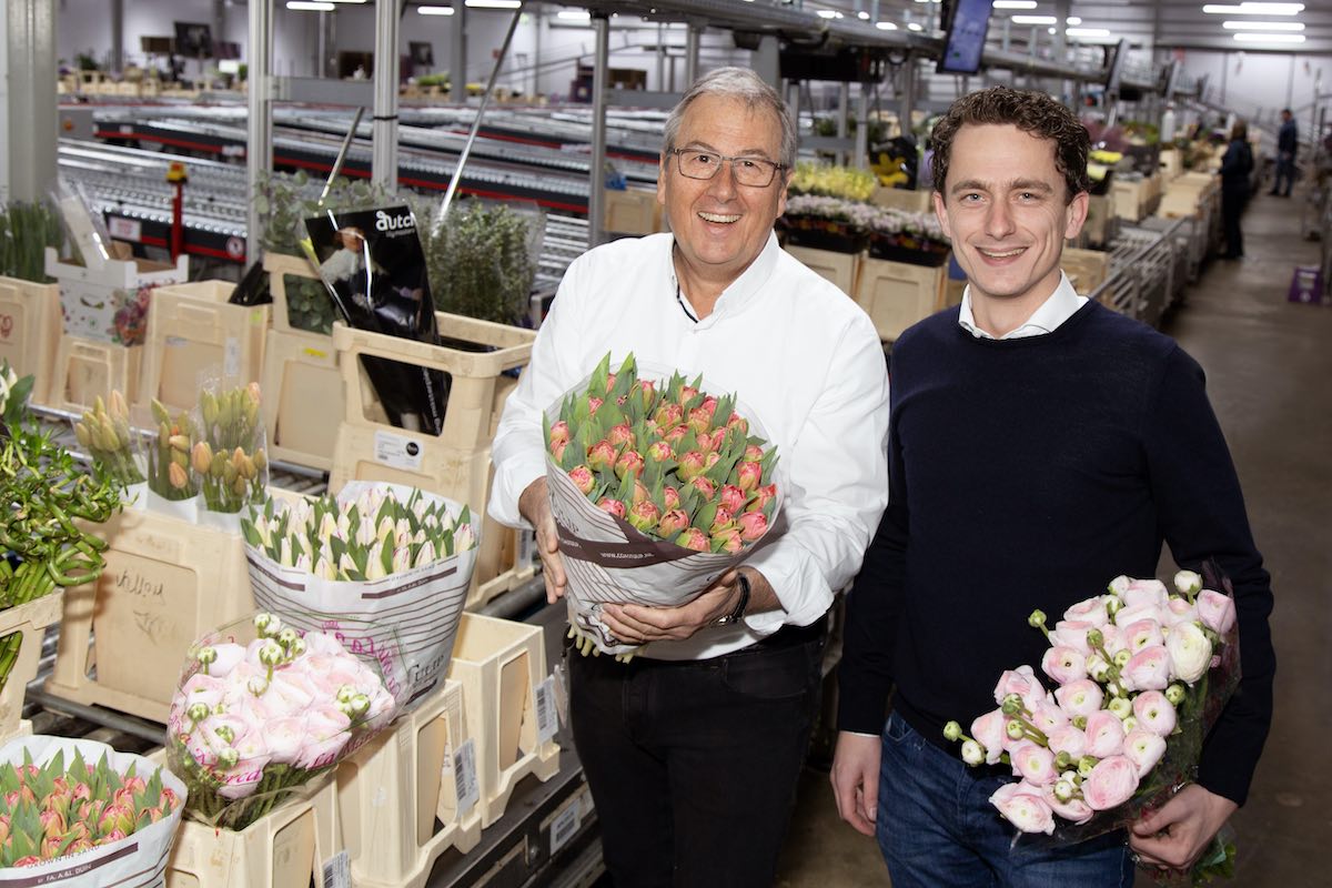 Bab Star jr. en Hoek flowers slaan de handen ineen. Door samen te werken kan Bab Star sneller, goedkoper en een breder assortiment aan bloemen en planten verhandelen. Daar profiteert vooral de bloemist van, zeggen Bab Star jr en Ruben Hoek in dit artikel &gt;
digitaal.bloemenblad.nl/ondernemen-202…