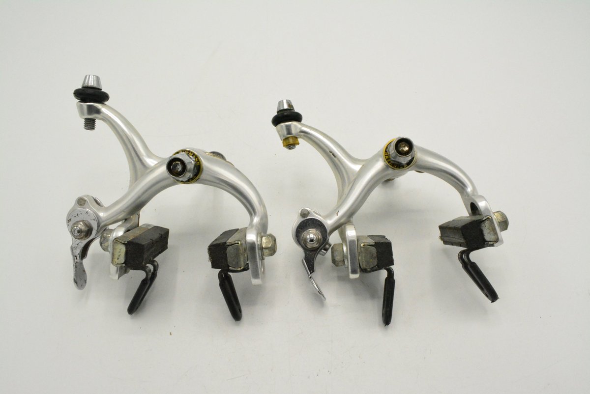 Wir haben ein neues Produkt in unserem Rennrad Shop veröffentlicht. 
Weinmann AG Carrera 400 Bremsenset 
Schau es dir an: der-ritzler.de/products/weinm….
#rennrad #vintagebikes #velo #racer #racingbike #racebike #cycling #cyclinglife