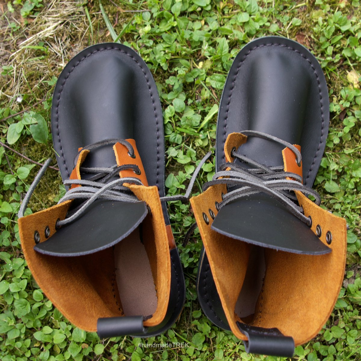 TrekLeather's tweet image. crafTMore #TREKstore
bit.ly/3OdW8Lv

etsy #TREKstore
etsy.me/3MuNFCr

Dual color black - cognac leather TREK shoes...
#Basic7 model. Sizes from 35 to 46
Visit our #craftMore boutique or #etsystore #trekleather