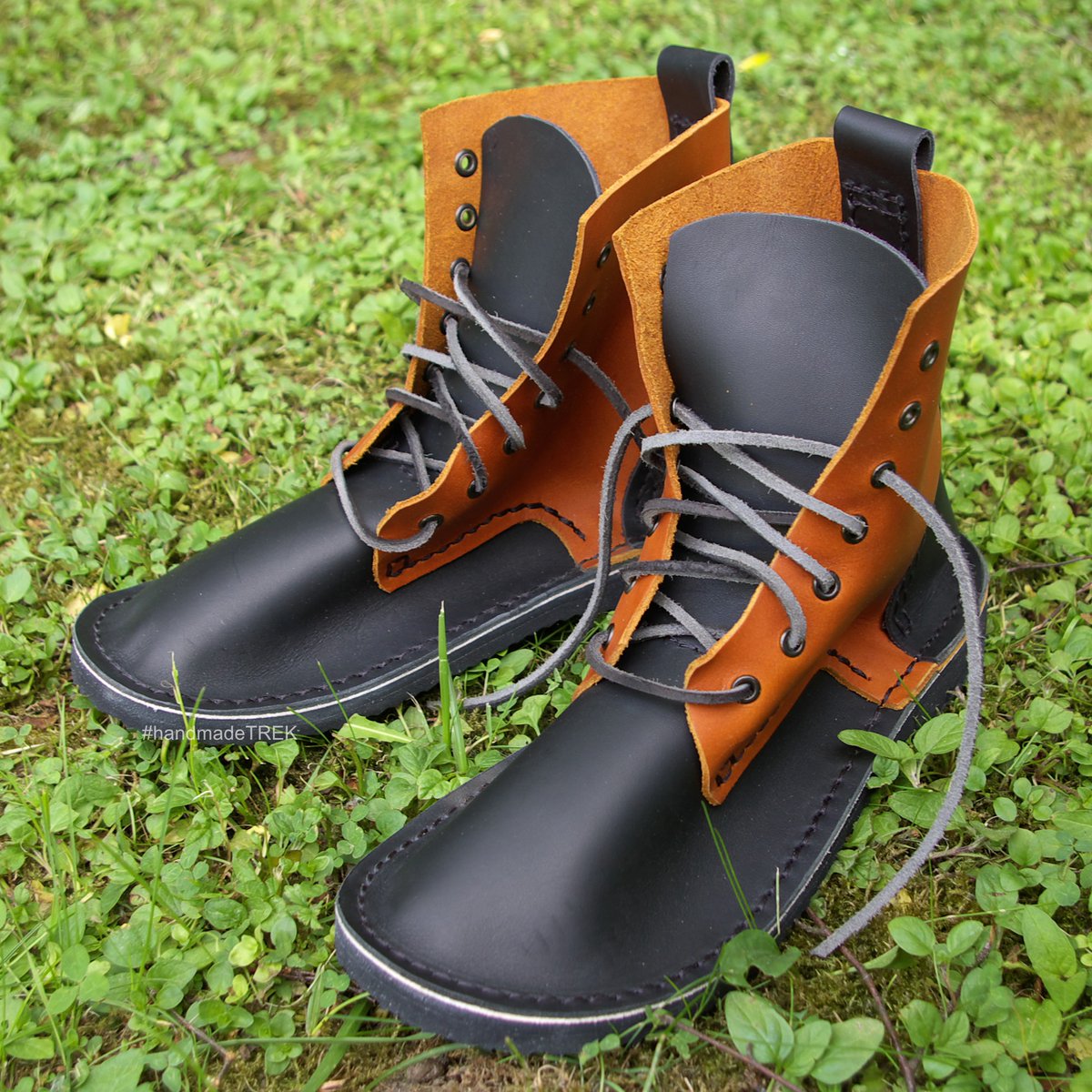 TrekLeather's tweet image. crafTMore #TREKstore
bit.ly/3OdW8Lv

etsy #TREKstore
etsy.me/3MuNFCr

Dual color black - cognac leather TREK shoes...
#Basic7 model. Sizes from 35 to 46
Visit our #craftMore boutique or #etsystore #trekleather