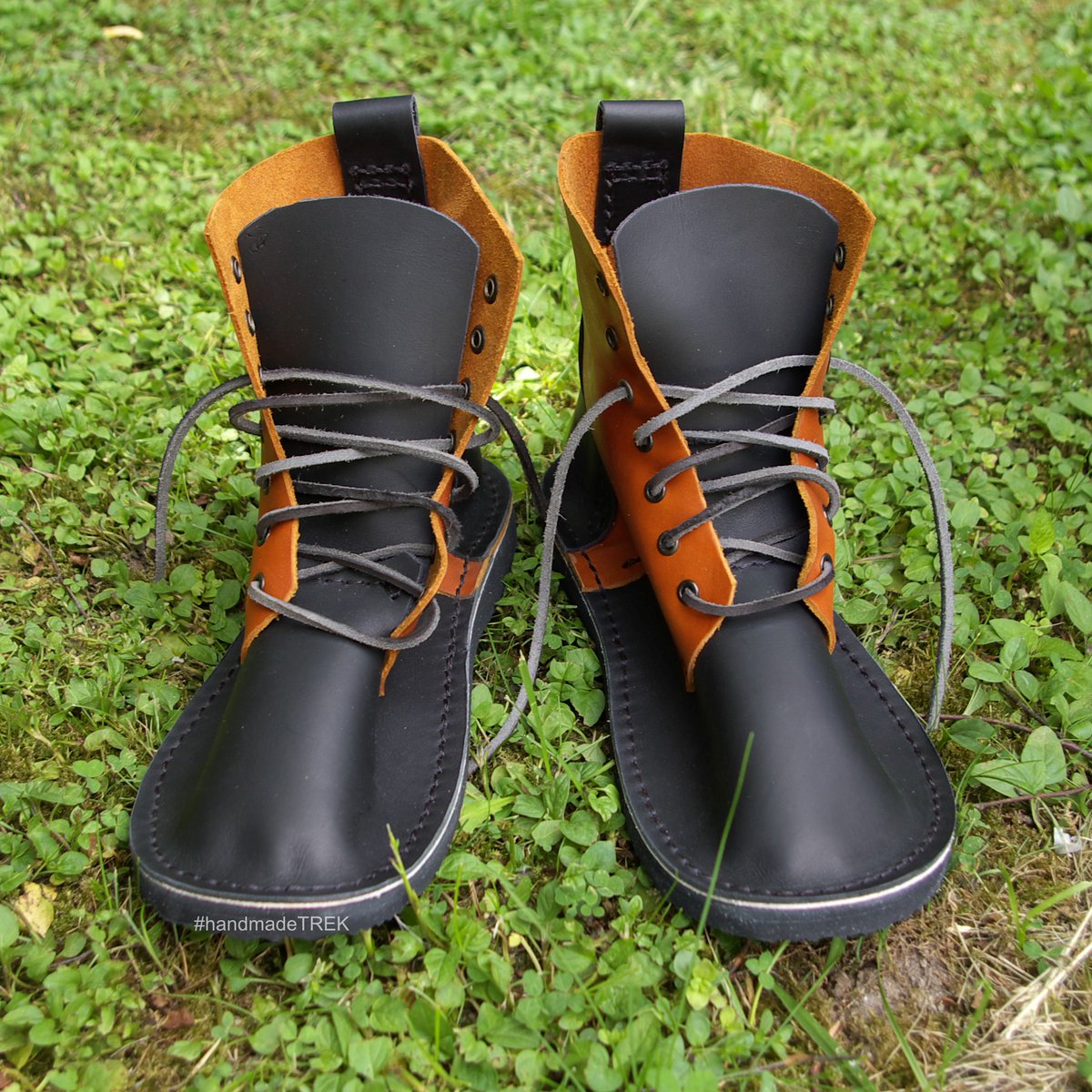 TrekLeather's tweet image. crafTMore #TREKstore
bit.ly/3OdW8Lv

etsy #TREKstore
etsy.me/3MuNFCr

Dual color black - cognac leather TREK shoes...
#Basic7 model. Sizes from 35 to 46
Visit our #craftMore boutique or #etsystore #trekleather