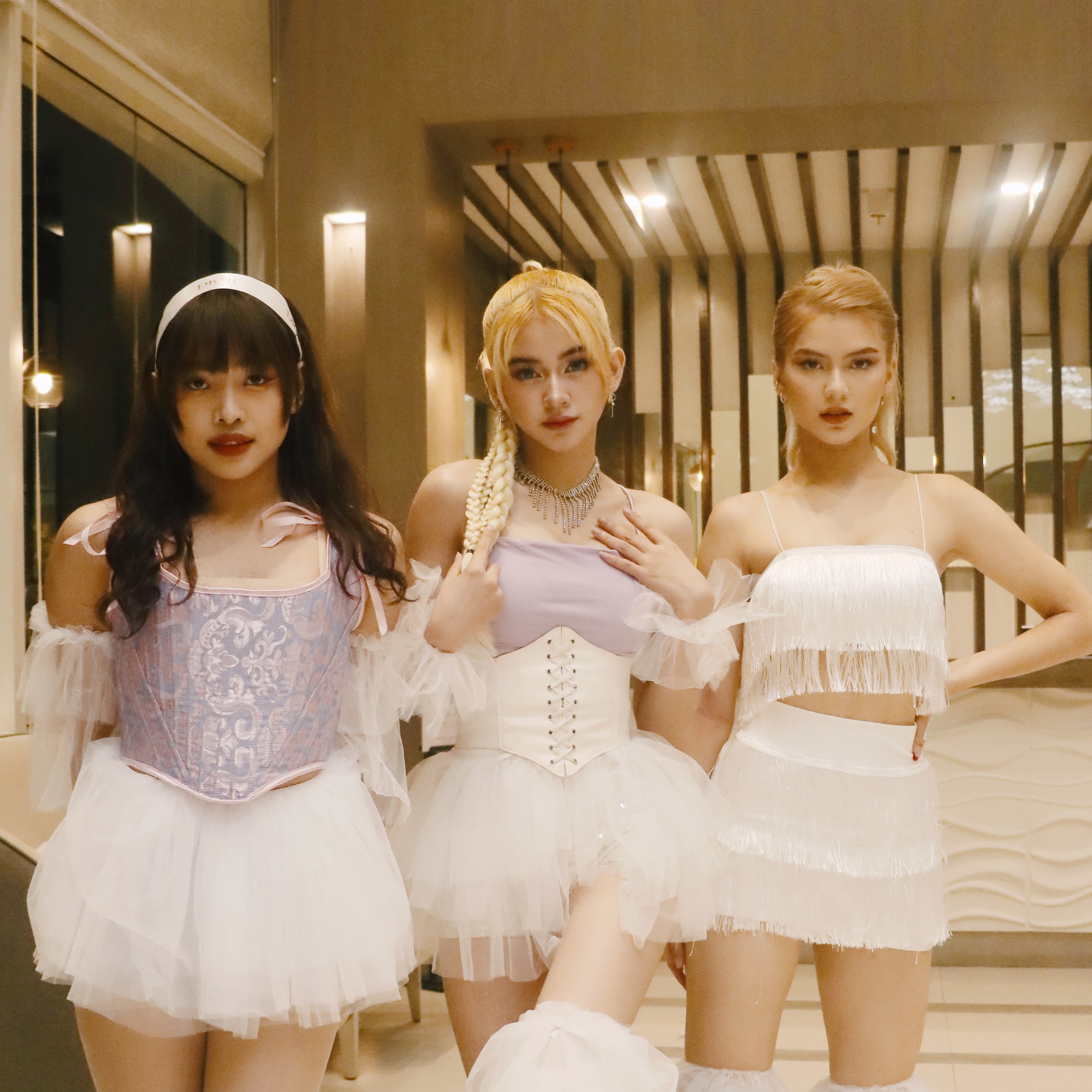 FwPaOYjaYAMi0iH?format=jpg&name=4096x4096