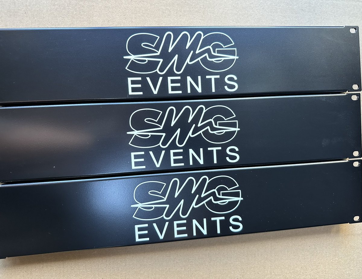 KJE_Events's tweet image. Recently we were approached by our friends at @SouthWestGroup who asked us to create some rack panels with their logo printed in the centre.

Here are a few of the panels ready to be shipped…

Completed using our @MimakiEurope UJF 6042 MKii flatbed UV-curable inkjet printer.