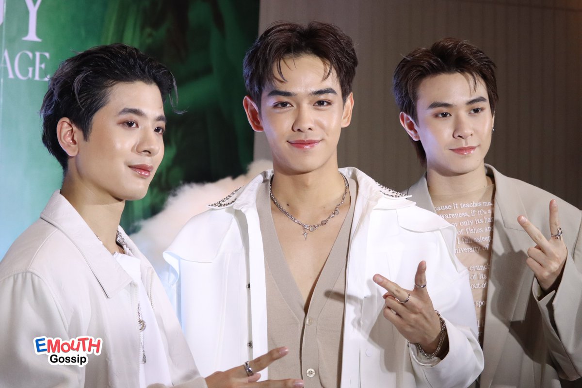 EM_Gossip's tweet photo. รอชมความปัง !!! ฮอลล์ต้องลุกเป็นไฟ ✨🔥 เมื่อสาวสวยแซ่บ #MATCHAA เจอกับแขกรับเชิญสุดหล่อ 3 หนุ่ม #TRINITY_TNT ในงาน MATCHA ‘ANGELOGY STAGE’ ✨🎶
#MATCHAAngelogyStage
#MATCHAWHITEFOX
#WHITEFOXGMM https://t.co/RwQvvnLx8y