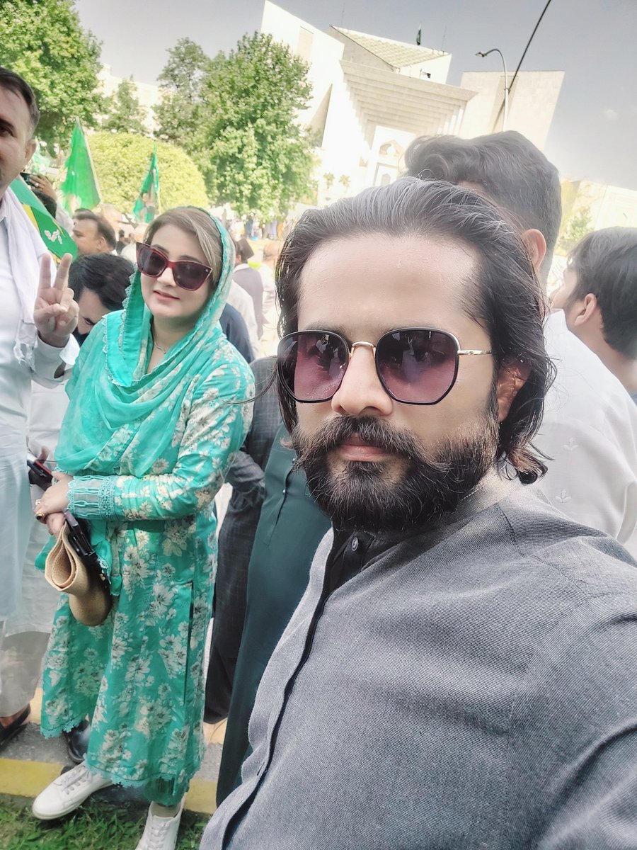 asimnadeem85's tweet photo. #Supreme_Court_Of_Pakistan
#pdmprotest
@AzmaBokhariPMLN https://t.co/T6jqPGvc3K