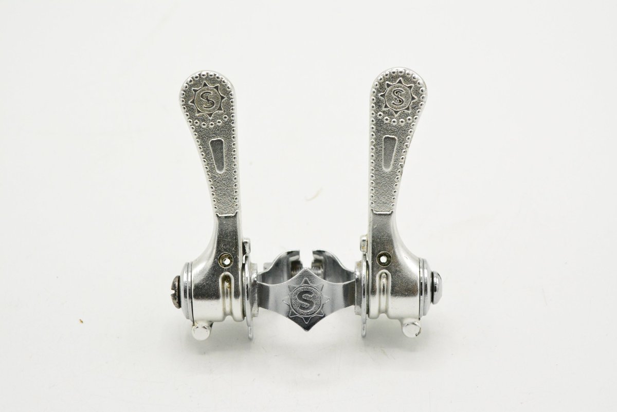 Wir haben ein neues Produkt in unserem Rennrad Shop veröffentlicht. 
Simplex SLJ 2nd Type Schalthebel 
Schau es dir an: der-ritzler.de/products/simpl….
#rennrad #vintagebikes #velo #racer #racingbike #racebike #cycling #cyclinglife