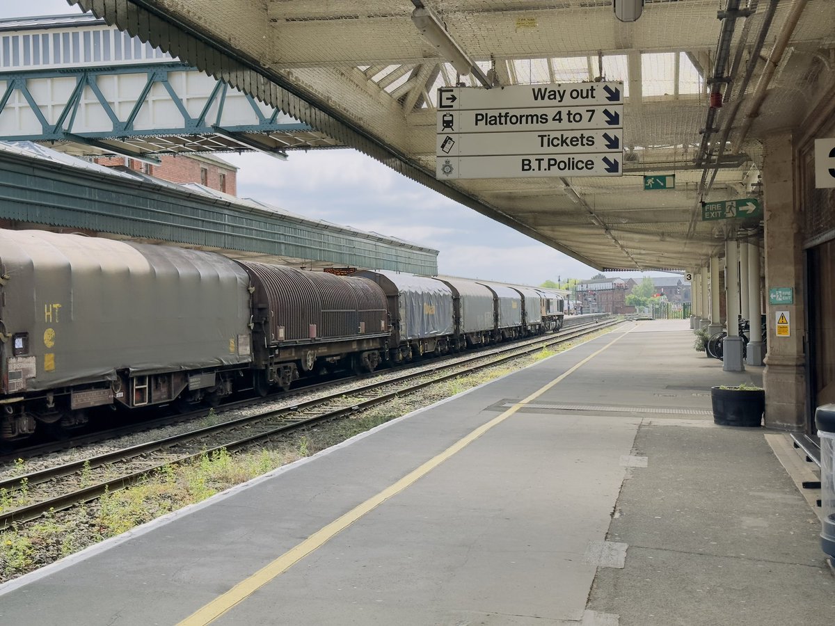 Here’s GBRF 66755 passing south through Shrewsbury platform 4 with a Dee Marsh - Margam empty steel working.