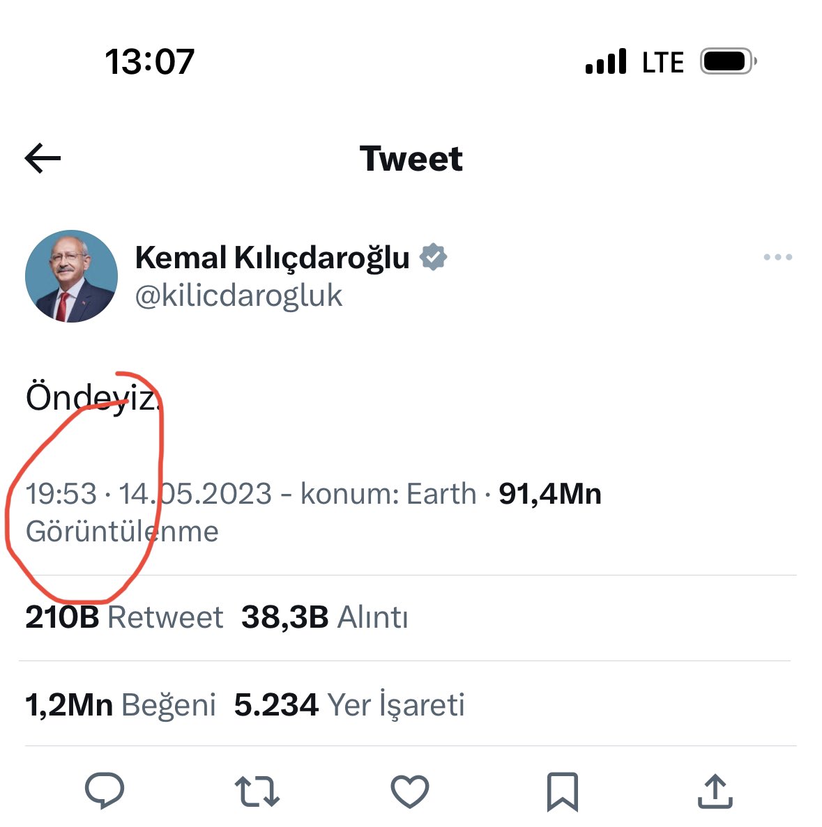 Anka Haber Ajansı saniye saniye hangi veriyi abonelerine verdiğini paylaştı. 

Biz de bu sayede CHP Genel Merkezi’nde o saatlerde neler olduğunu görebiliyoruz. 

Buna göre Kılıçdaroğlu’nun “öndeyiz” diyerek tweet attığı saat 19:53’te Anka Haber Ajansı’na göre: 

KK      : 43,99