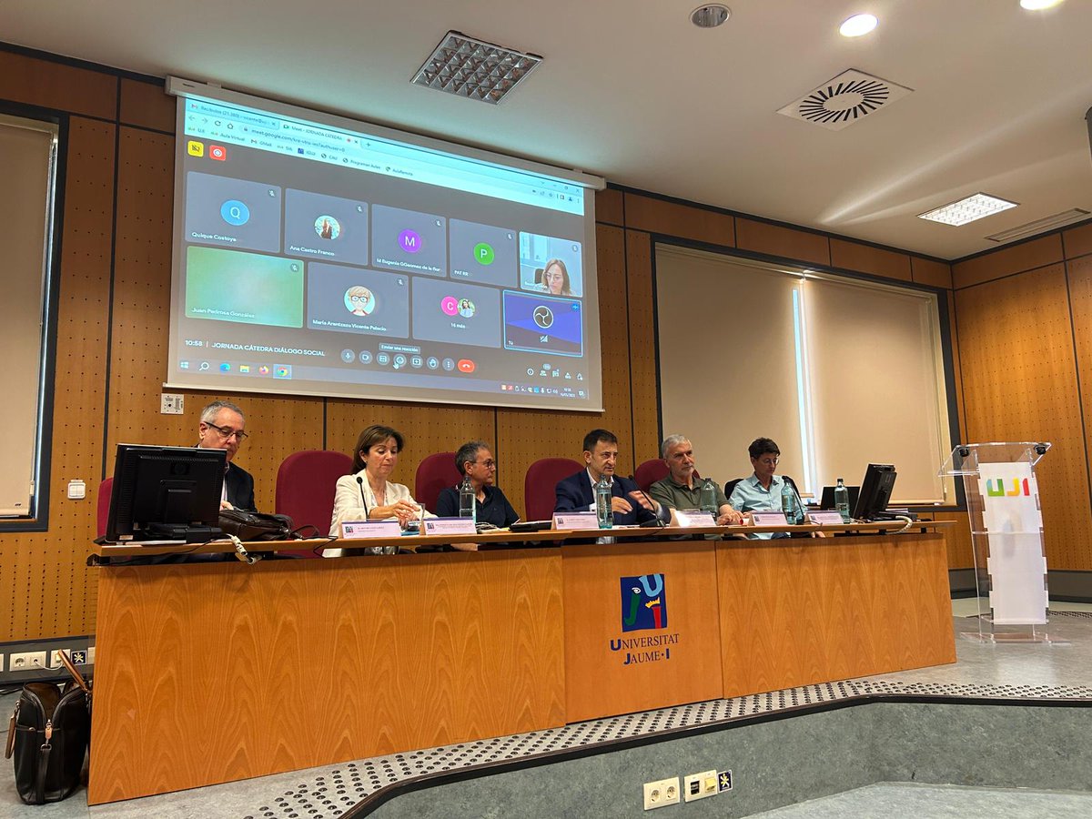CEV_CV's tweet photo. 👥El director de #RRLL de #CEV traslada la perspectiva empresarial en la jornada “Contratación Laboral y Negociación Colectiva” de @UJIuniversitat 

🗣️Arturo Cerveró: "El V AENC apuesta por la negociación colectiva como modelo de gobierno de las RRLL" https://t.co/ZNpGagNoUE