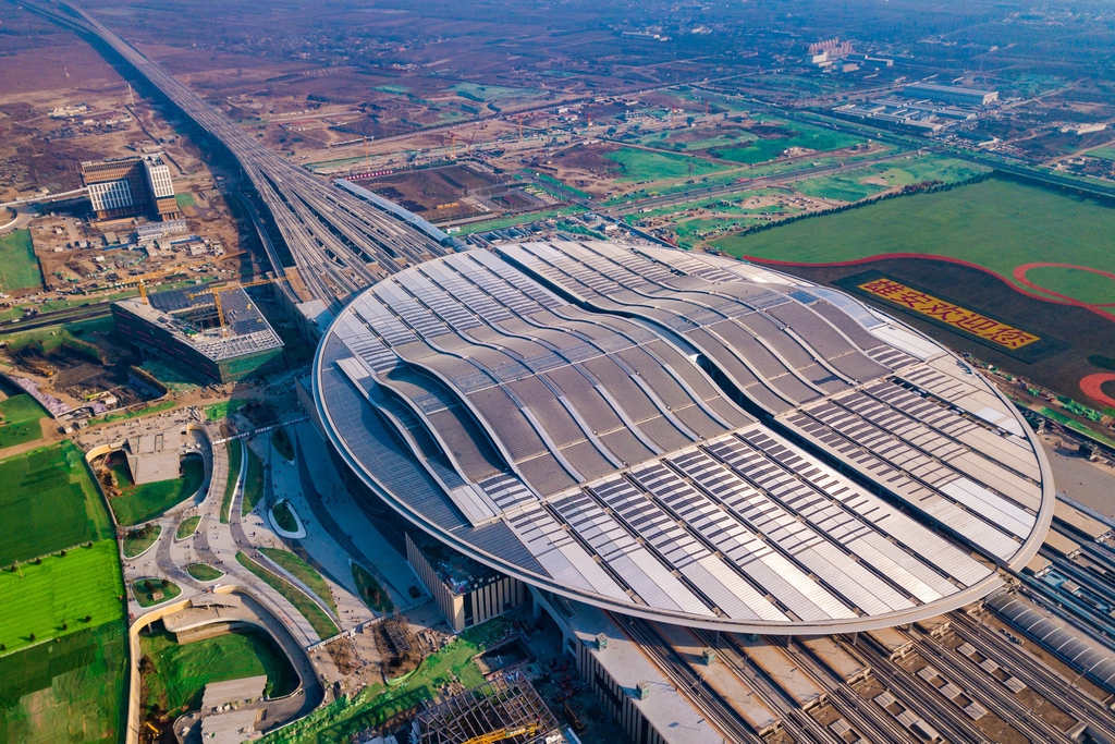 SpotlightBJ's tweet photo. 🏙️📸✨Beijing is speeding up the transfer of #SOEs' headquarters &amp; subsidiaries to #XionganNewArea to promote the #coordinateddevelopment of #BeijingTianjinHebeiRegion!

🙌🔎The vacant urban space will undertake #Beijing's core functions and increase #publicservice facilities. https://t.co/z3gtHN8XP5