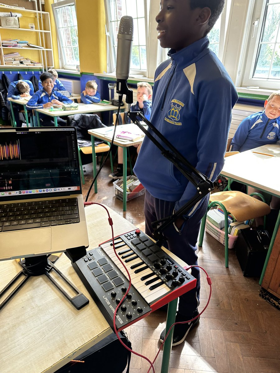 StevieGrainger's tweet photo. Thanks @northmonprimary 💙 always a blast @SampleStudios @artscouncil_ie @TheIrelandFunds 🎧 https://t.co/obNxQOx6Gx