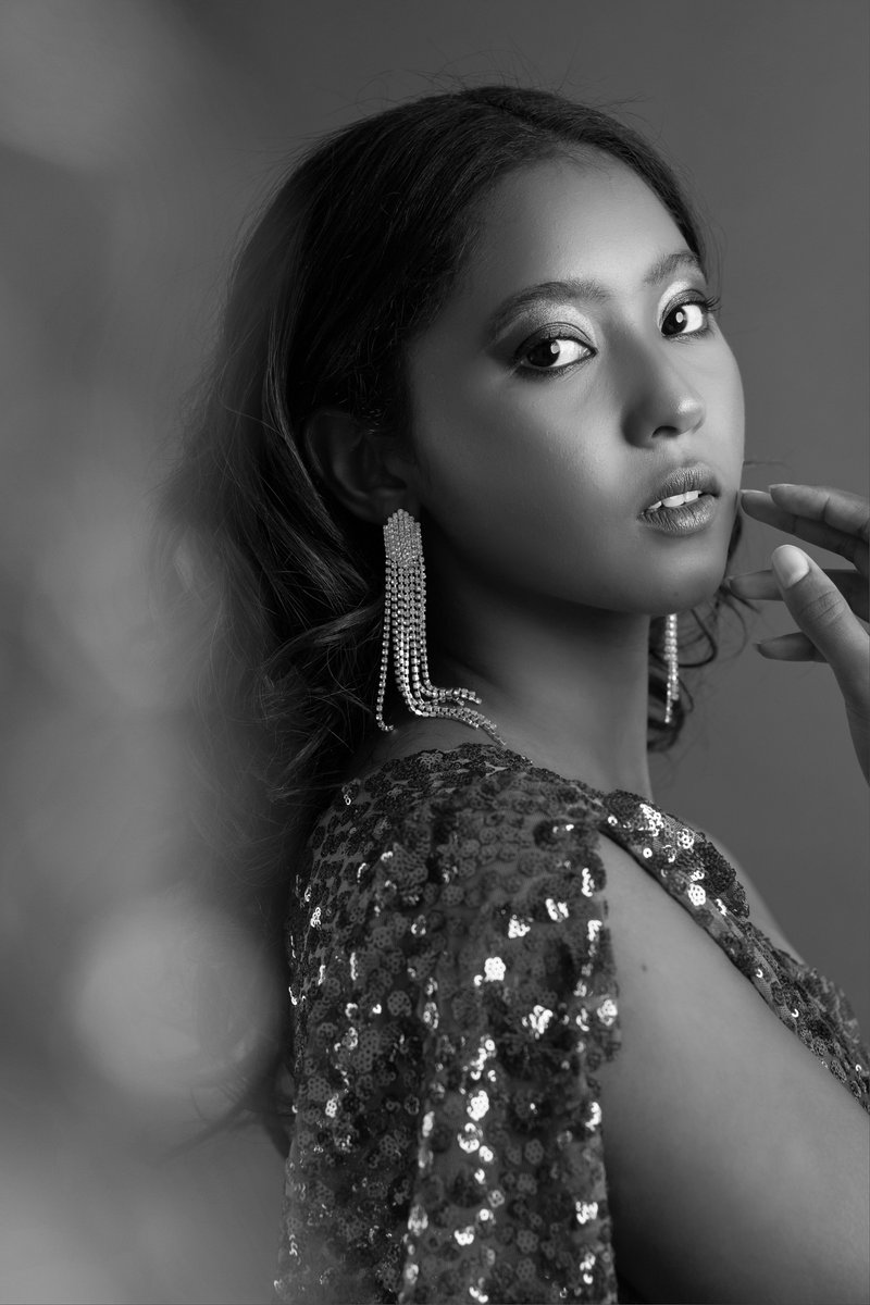 CameraStuff's tweet photo. Get ready to be inspired as CameraStuff brings you another exciting "In the Limelight" session! This time, we'll be sitting down with the talented up-and-coming photographer, Les-Lee Lesch, to chat about all things photography.

Time: May 18th 6:30pm
https://t.co/FVdCOFdw0z https://t.co/Ldf5ypPLUb