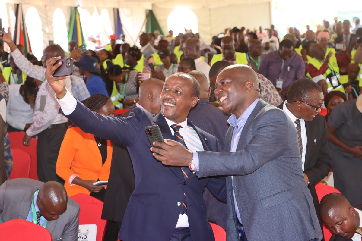 KisiaNzuki's tweet photo. Thousands of farmers and delegates turn up for the First National Mango Conference and Exhibition where measures for increasing mango production are being addressed. #kenyamangoconference
#grownunderthesun
@GvnMutula
@dgmulili
@MbiluDouglas
@OfficialMakueni
@mknassembly https://t.co/V38VQd1U9C