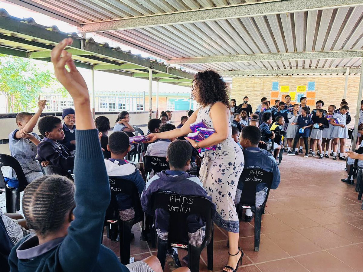 WomenCeoOrg's tweet photo. Another exciting day! We visited Phoniex
Heights Primary School- Here are some glances of yet another successful #HopeForGirls pad donation drive During the educational session, we also amplified the importance of #Menstrualhygiene and speaking up to break the #Periodstigma. https://t.co/FMnnCHOmtM