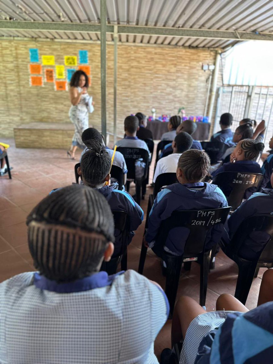 WomenCeoOrg's tweet photo. Another exciting day! We visited Phoniex
Heights Primary School- Here are some glances of yet another successful #HopeForGirls pad donation drive During the educational session, we also amplified the importance of #Menstrualhygiene and speaking up to break the #Periodstigma. https://t.co/FMnnCHOmtM