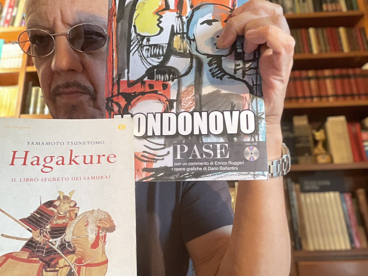 enricoruggeri's tweet photo. Consigli del giorno

1) MONDONOVO. Concept album e libro dei PASE, band interessantissima, con illustrazioni di @DarioBallantini 

2) HAGAKURE. Breviario per i Samurai, scritto da Yamamoto Tsunetomo agli inizi del ‘700, attualissimo in questi tempi bui…(letto già tre volte) https://t.co/Yd1tHQZaXf