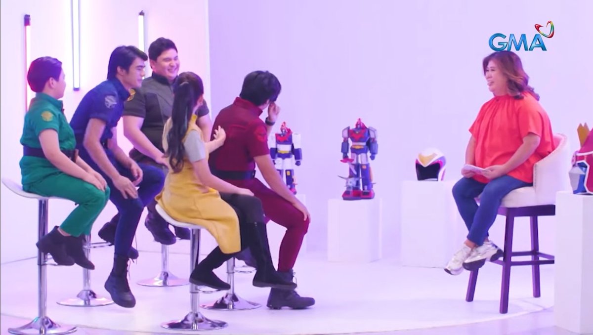 ShowbizBanter's tweet image. GRATEFUL

"Nakakatuwa lang makita na from 5 years old,ang dami ng nangyari sa karera ko. Yung mga taong nakapaligid sa akin andun parin sila. Sobrang grateful ko sa GMA."

Teen Idol Miguel Tanfelix becomes emotional as #KMJS shows him old clips of his 1st acting project on GMA.