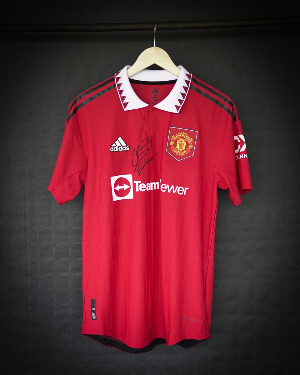 𝙒𝙞𝙣 𝙖 𝙢𝙖𝙩𝙘𝙝 𝙬𝙤𝙧𝙣 𝙖𝙣𝙙 𝙨𝙞𝙜𝙣𝙚𝙙 𝙀𝙧𝙞𝙠𝙨𝙚𝙣 𝙨𝙝𝙞𝙧𝙩 🔴✍🏼
Support an amazing cause which helps Ugandan children to a better future - and get the chance to win this beautiful Manchester United home shirt from Christian Eriksen! ❤️

Buy/donate and get entries