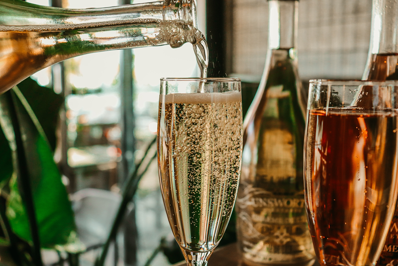 A1RetailMag's tweet photo. Cream, custard, champagne and fizz boost UK grocery sales to £2.8bn over Coronation week. Find out more ➡️ https://t.co/LfjJoPI8z7 #retail #retailnews #UK #grocery #sales #boost #consumer #spending #CoronationWeek https://t.co/gRXDSxUoQq