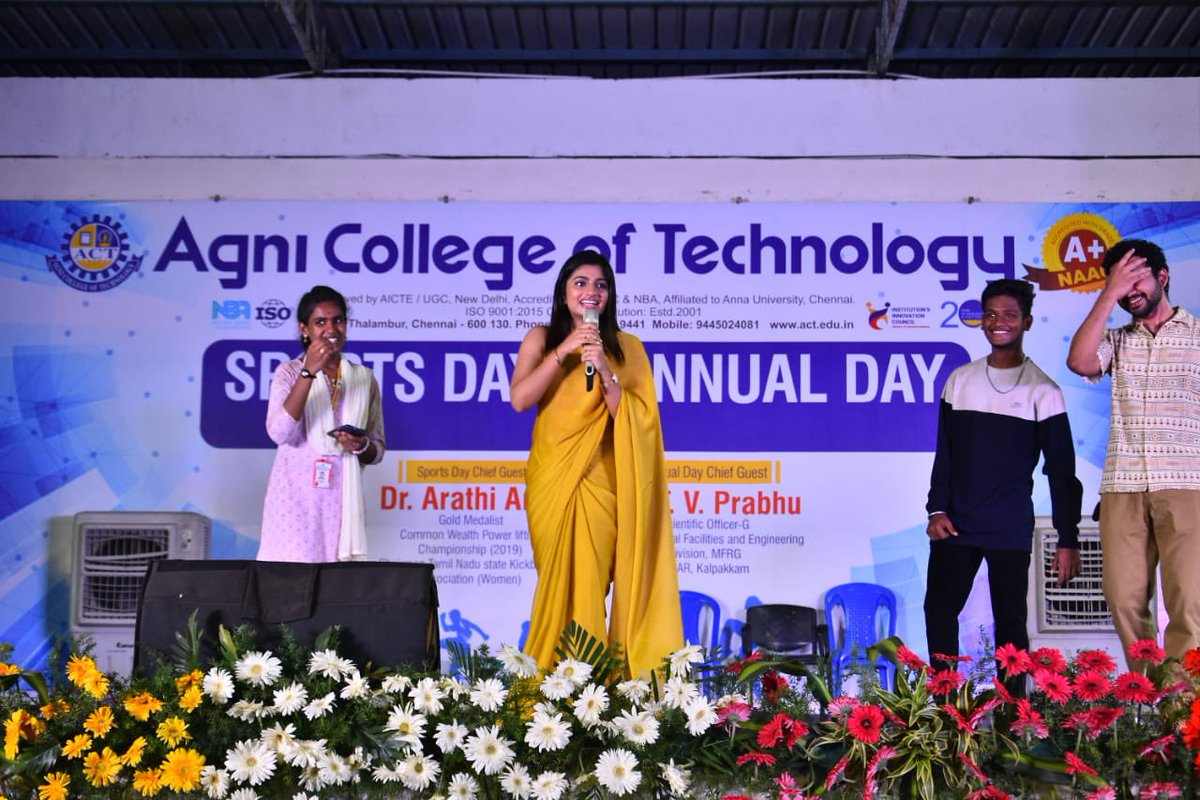 Filmy_Wood's tweet photo. Actor #ArchanaRavichandran &amp; Music Director #AniVee recently attended a cultural event as chief guests as part of #Imaigalo Album Song promotions &amp; entertained the students. The song has now crossed 1 M+ Views on #Youtube 🎼😍

@Vj_Archana_97 @AniVee13 
@RIAZtheboss @V4umedia_ https://t.co/H4BjlCVI51
