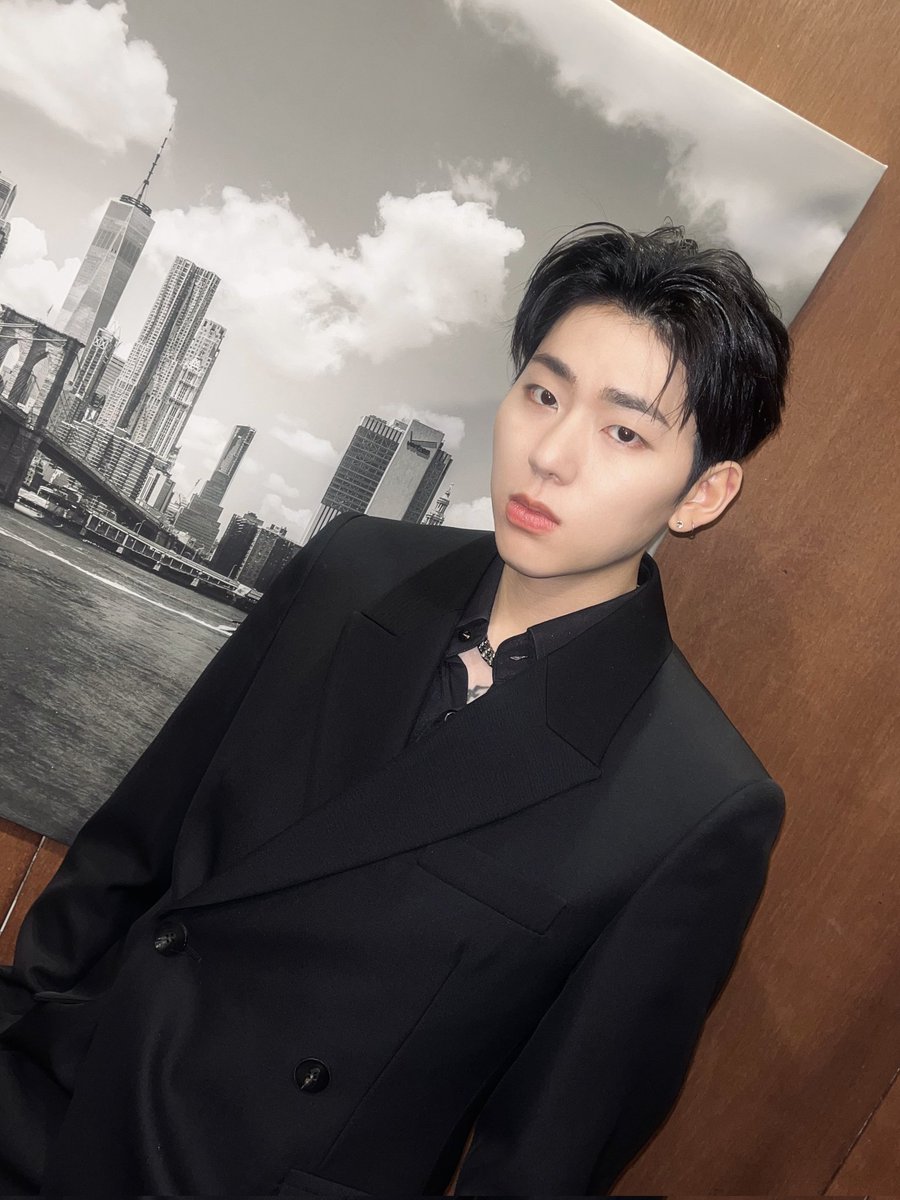 Zico_Square's tweet photo. 세상에나 수트지호 존잘쓰...

#지코위버스 #ZICO #지코 #우지호 https://t.co/C1LtipBXcB