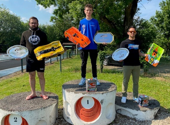TeamXRAY's tweet photo. XRAY wins at French Nationals Round 3
https://t.co/KRrbfpnGyz
#XRAY #XRAYracing #RCcar #RCcars https://t.co/CW1wQNuWJE