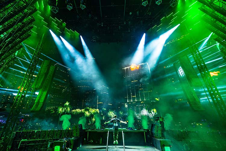 ispaudiolight's tweet photo. 🟢#Elation, #TheActivity y #TAG proporcionaron una producción impresionante en el #UltraMusicFestival2023
🟢Impresionante presentación visual con la ayuda de la #iluminación con clasificación #IP de Elation.
@ElationPro
@ElationPro_EU
@ultra
🔗https://t.co/n1jTCZTwIt https://t.co/3dGerfSZOL